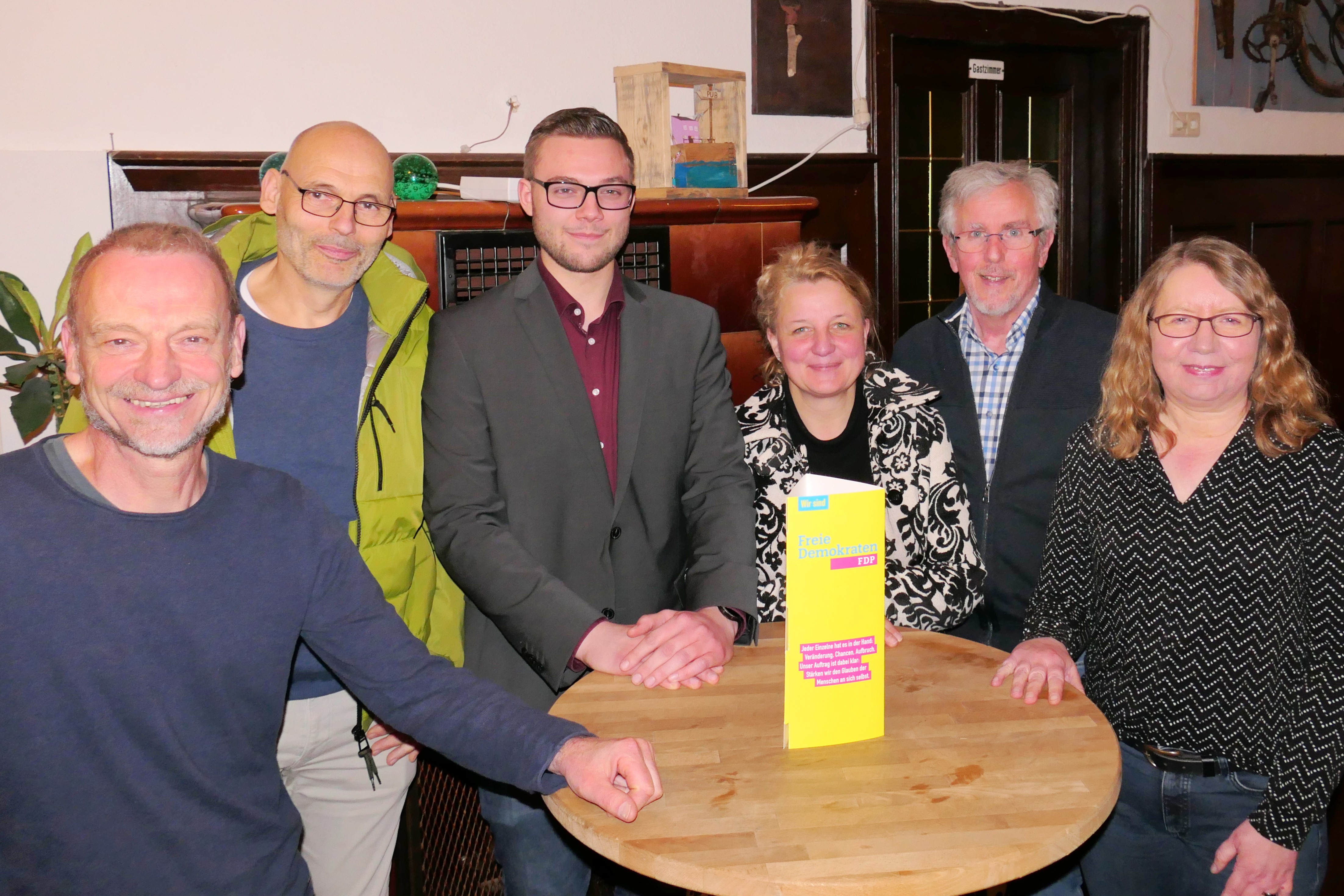 Der neue Vorstand der FDP Sendenhorst Albersloh (v.l.): Schatzmeister Ludger Voges, stellvertrender Vorsitzender Christoph Bölling, Schriftführer Julian Michels, Beisitzerin Tanja Große Kogge, Vorsitzender Josef Lammerding, Beisitzerin Britta Lubitz.